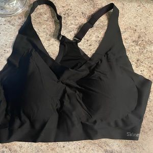 Skinny girl smooth shaper